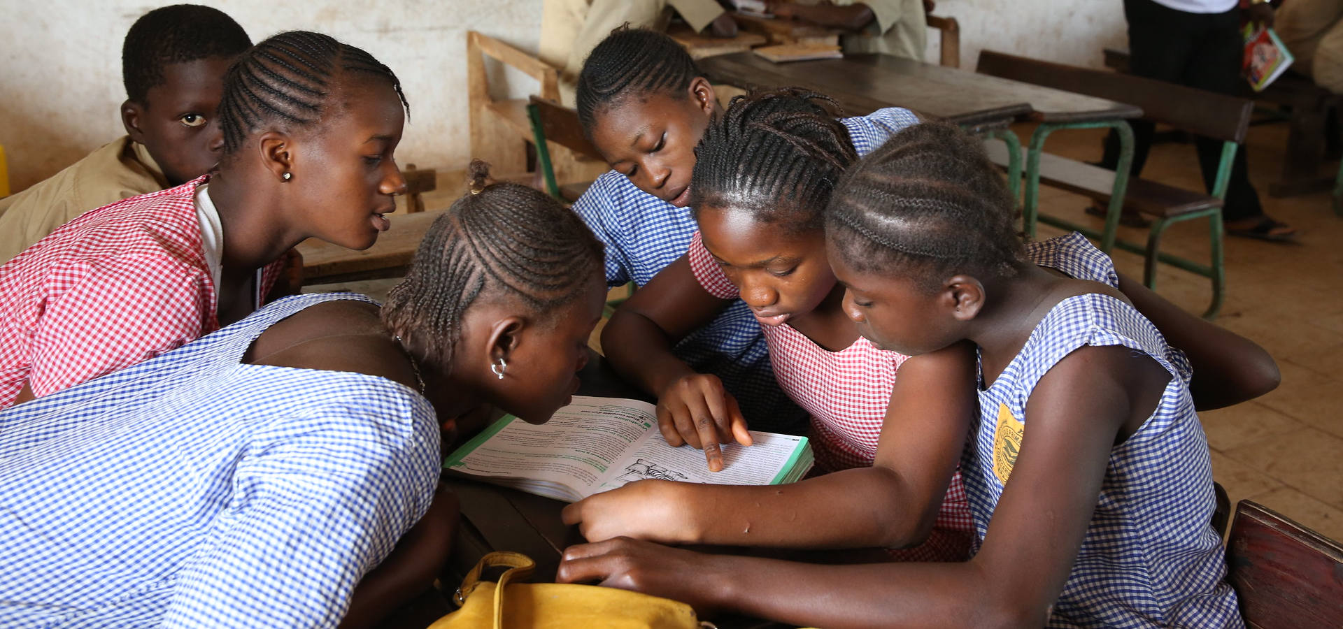 children in school in guinea